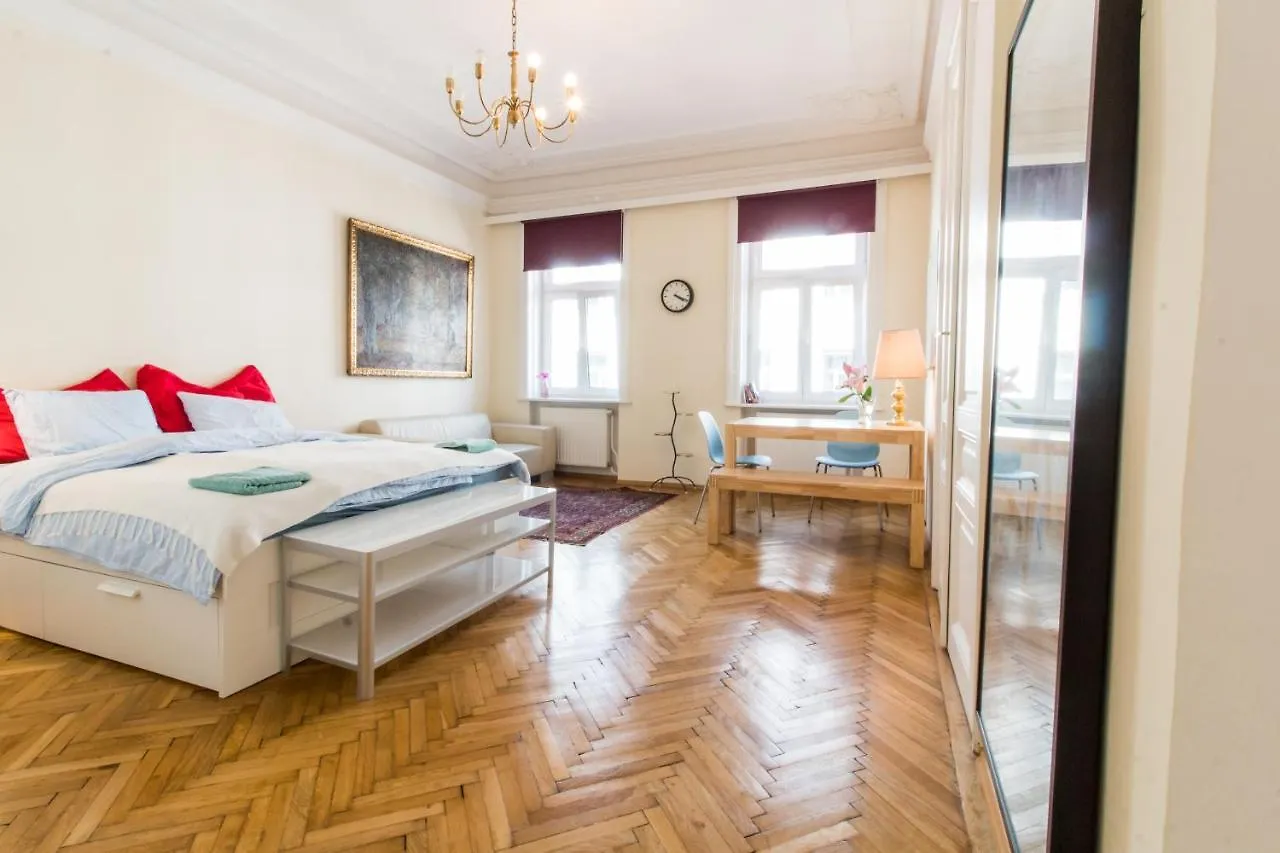 Beautiful Viennese Apartment Vienna